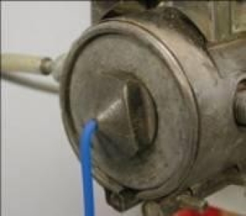 Chất tẩy máy ép nhựa